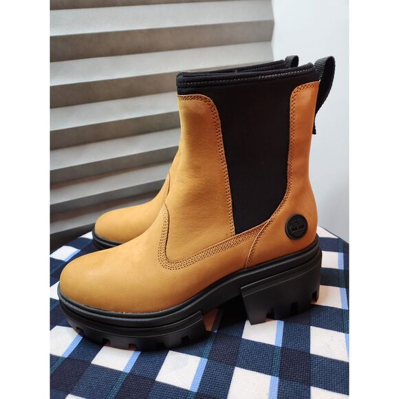 Timberland Everleigh Chelsea Boots | Women's size 8.5 | Wheat Nubuck - Picture 2 of 16